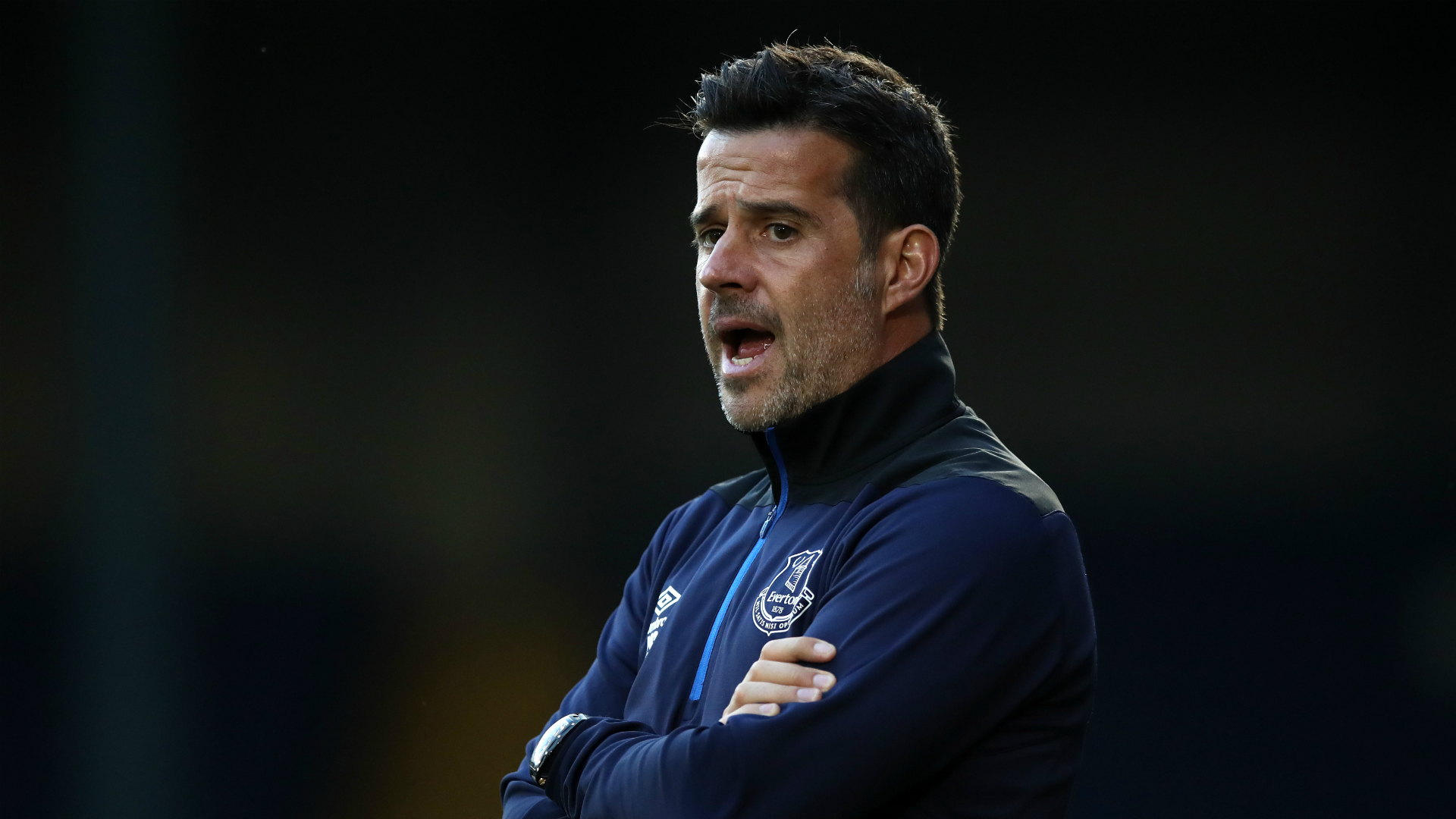 一名打进两 一名打进两